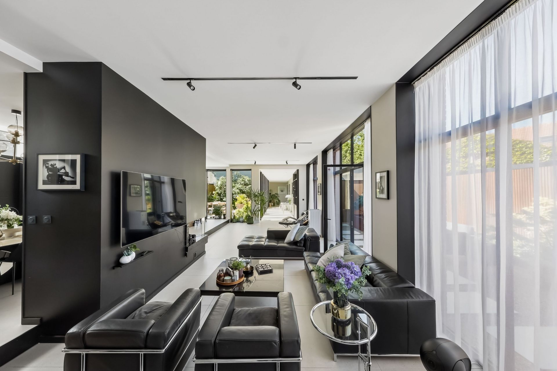 luxury apartment 7 Rooms for sale on LAMBERSART (59130)