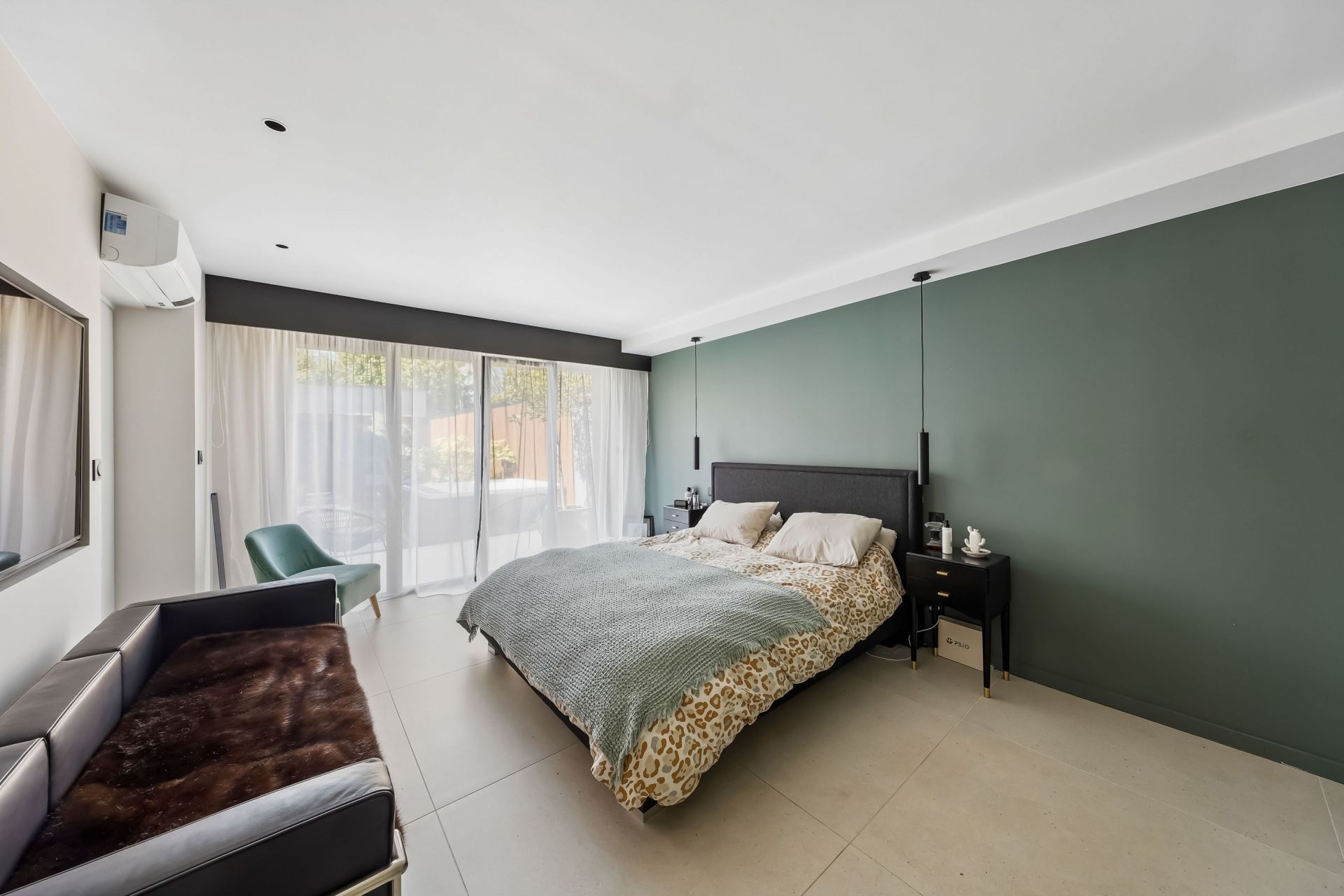 luxury apartment 7 Rooms for sale on LAMBERSART (59130)