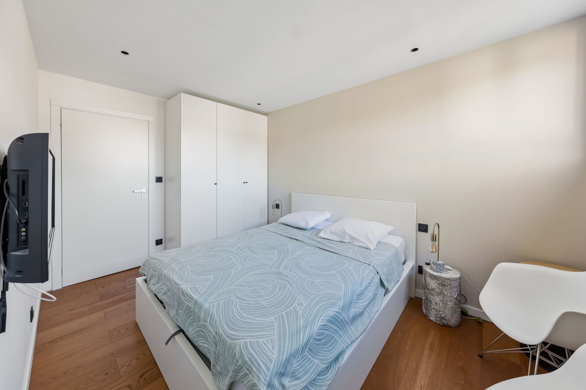 luxury apartment 7 Rooms for sale on LAMBERSART (59130)