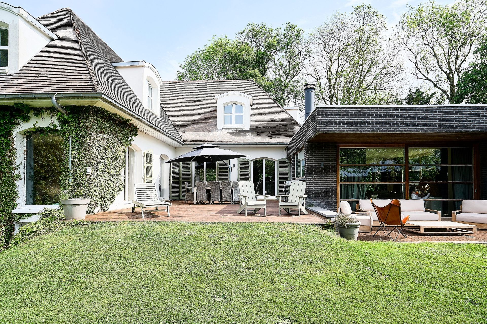 luxury house 8 Rooms for sale on HEM (59510)