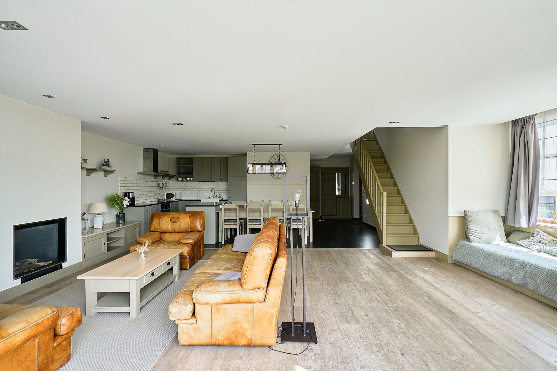 luxury house 20 Rooms for sale on MERRIS (59270)