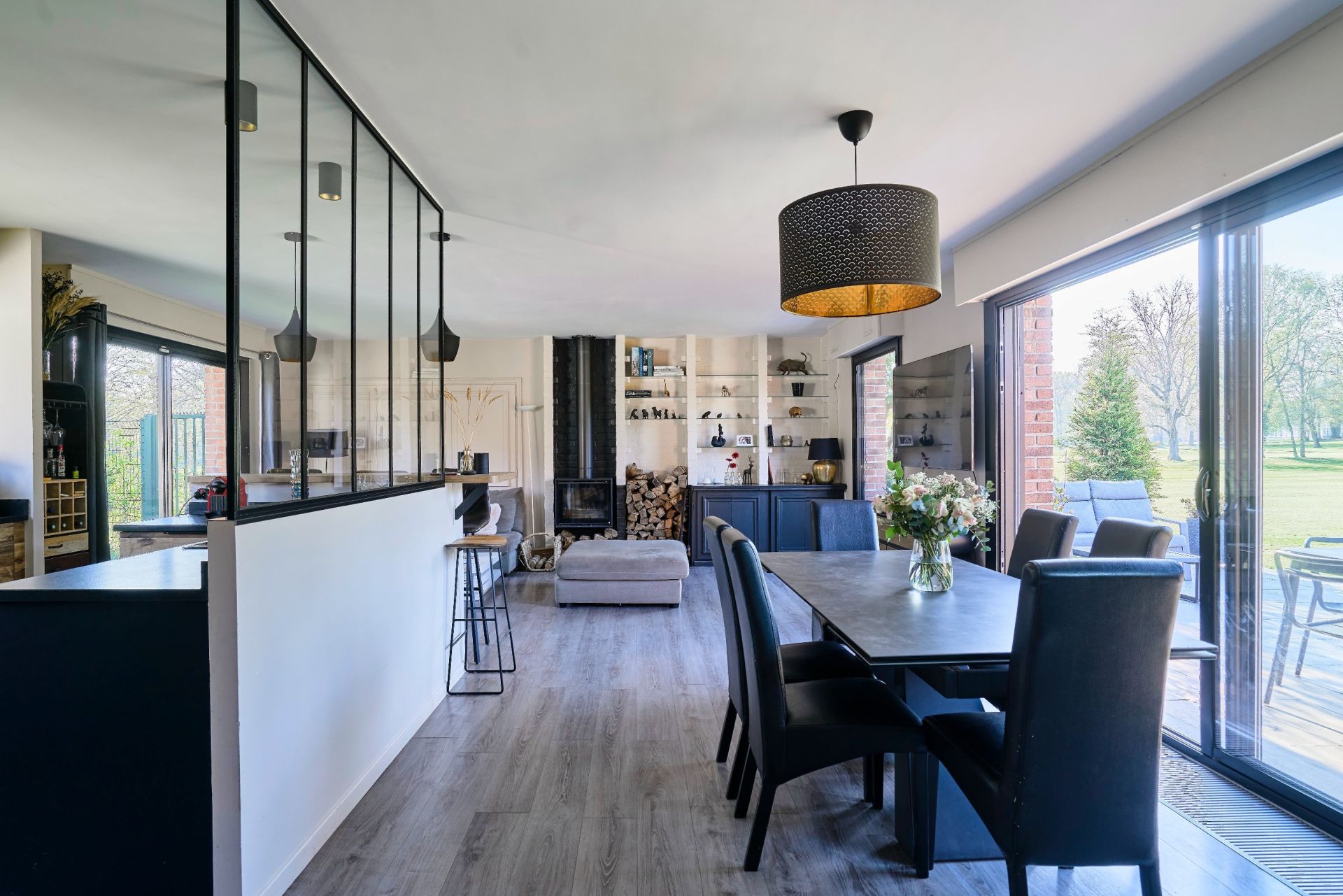 luxury apartment 5 Rooms for sale on WASQUEHAL (59290)