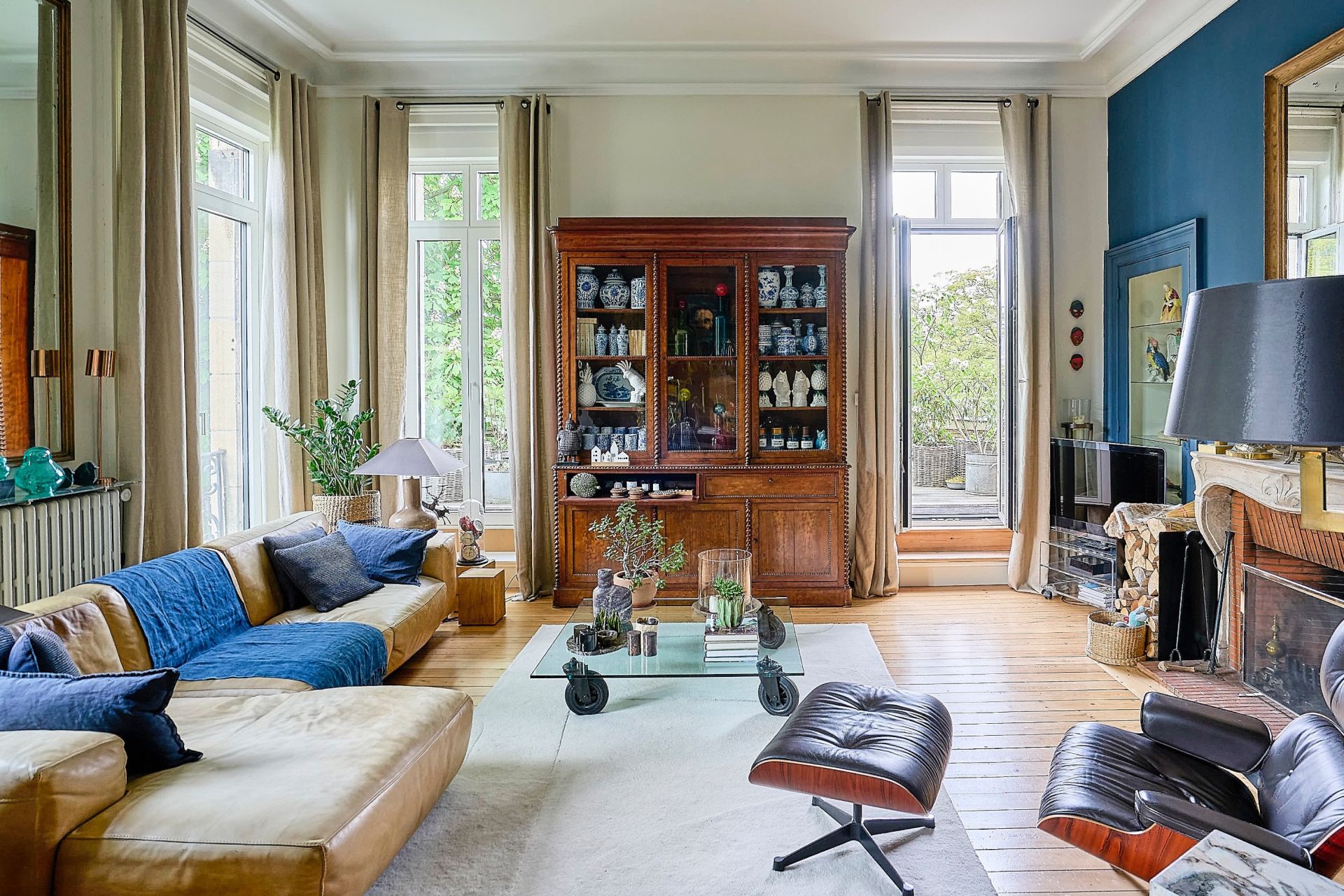 luxury apartment 6 Rooms for sale on ROUBAIX (59100)