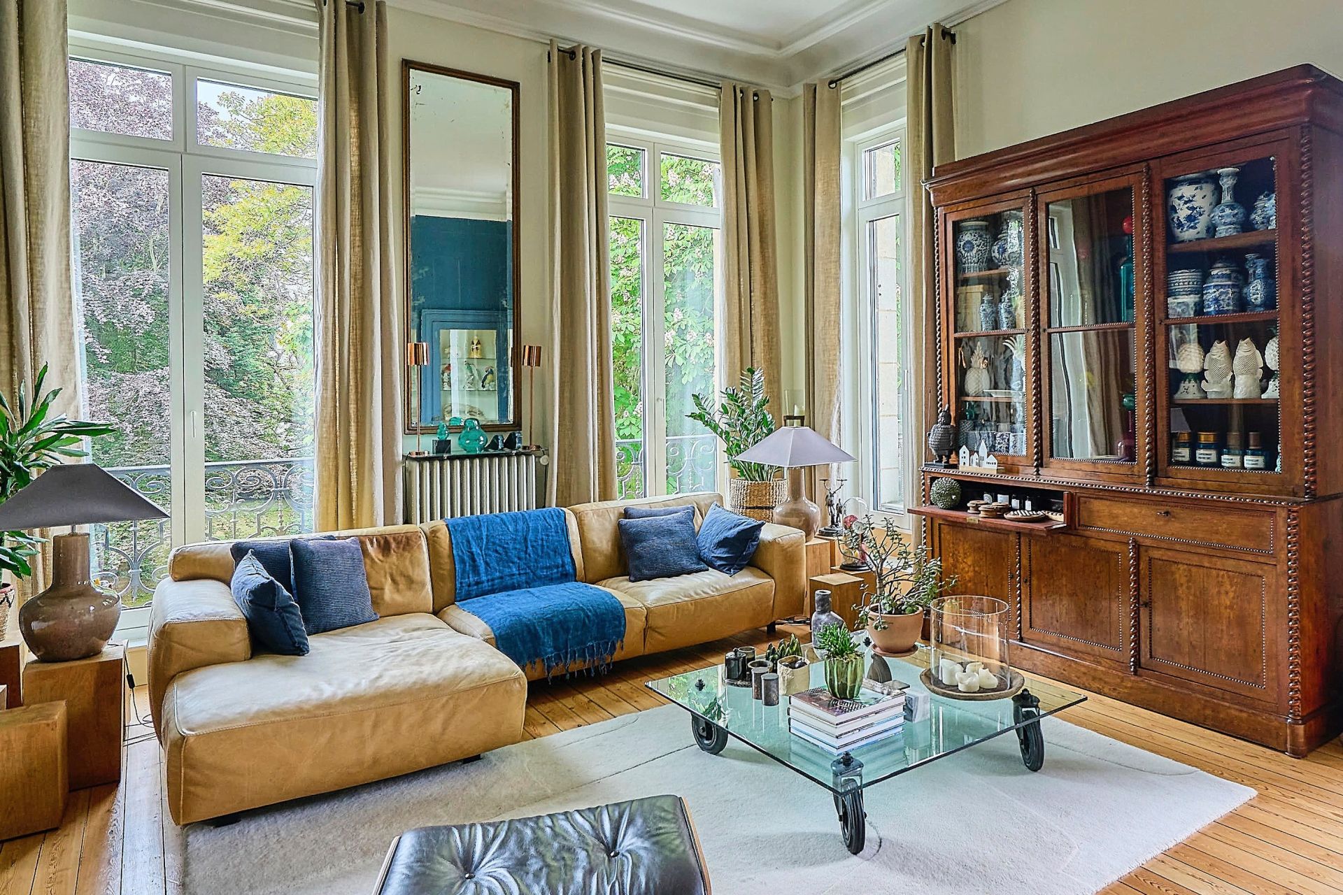 luxury apartment 6 Rooms for sale on ROUBAIX (59100)