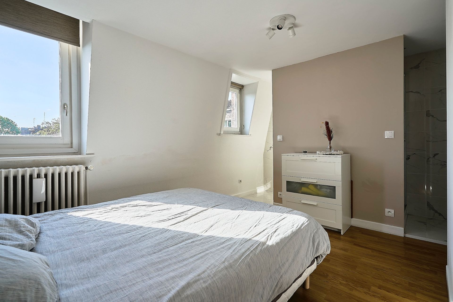 luxury house 8 Rooms for sale on ROUBAIX (59100)