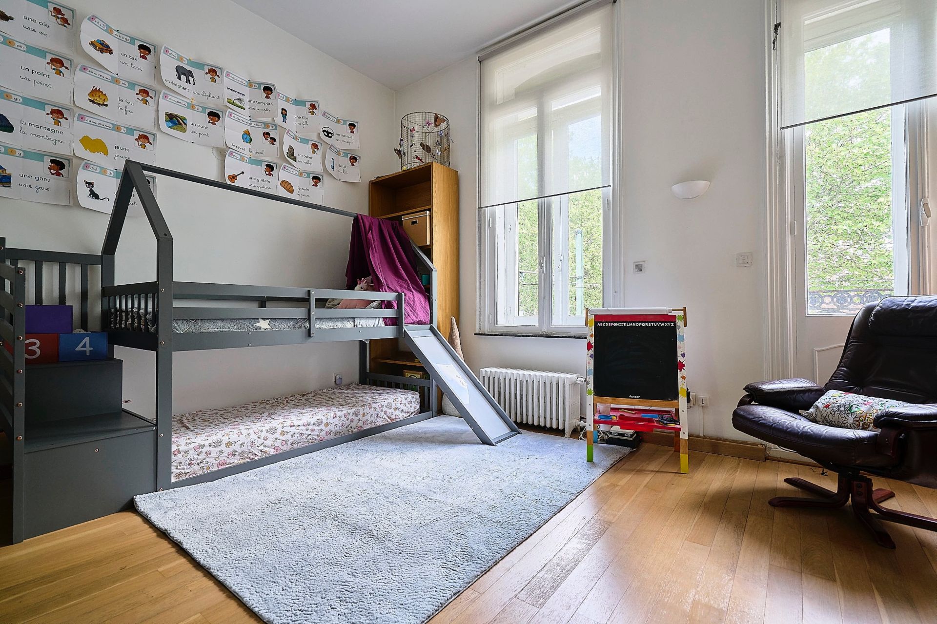 luxury house 8 Rooms for sale on ROUBAIX (59100)