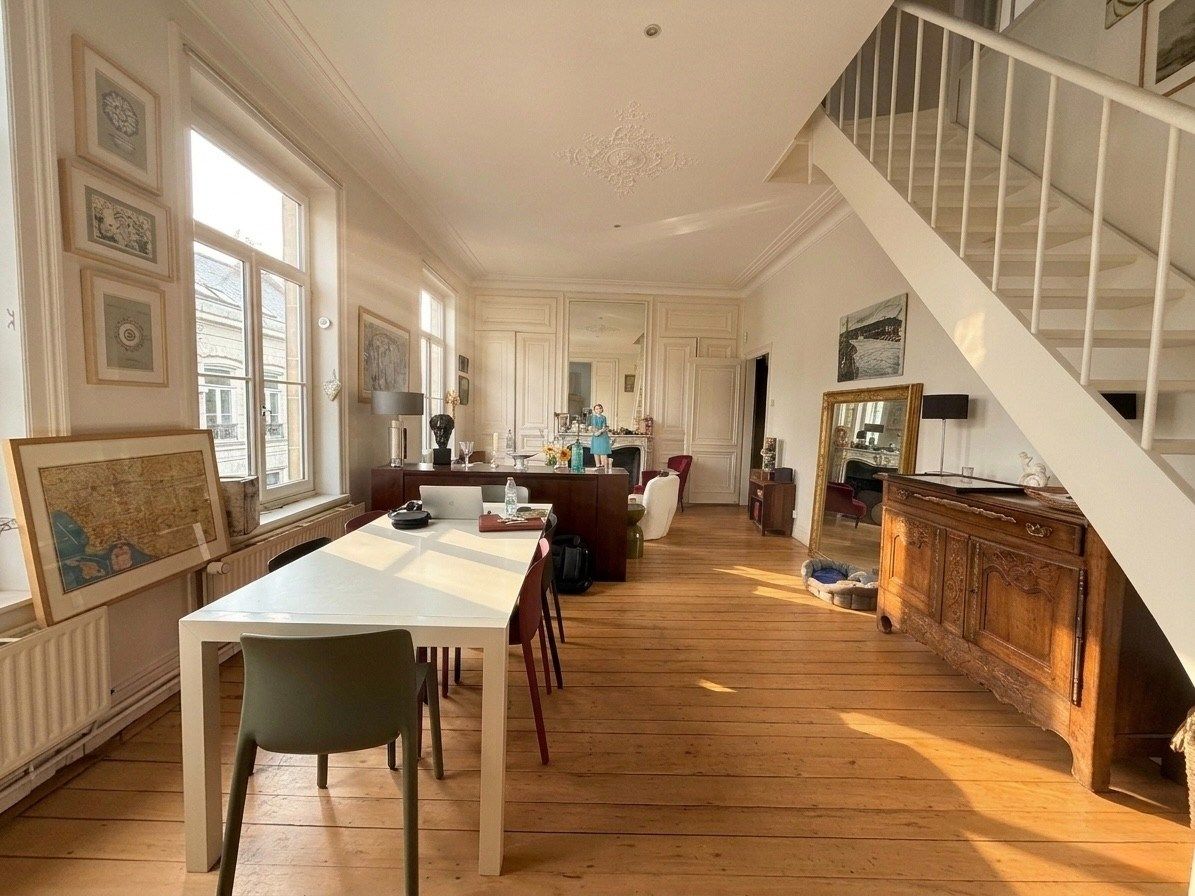 luxury apartment 7 Rooms for rent on LILLE (59000)
