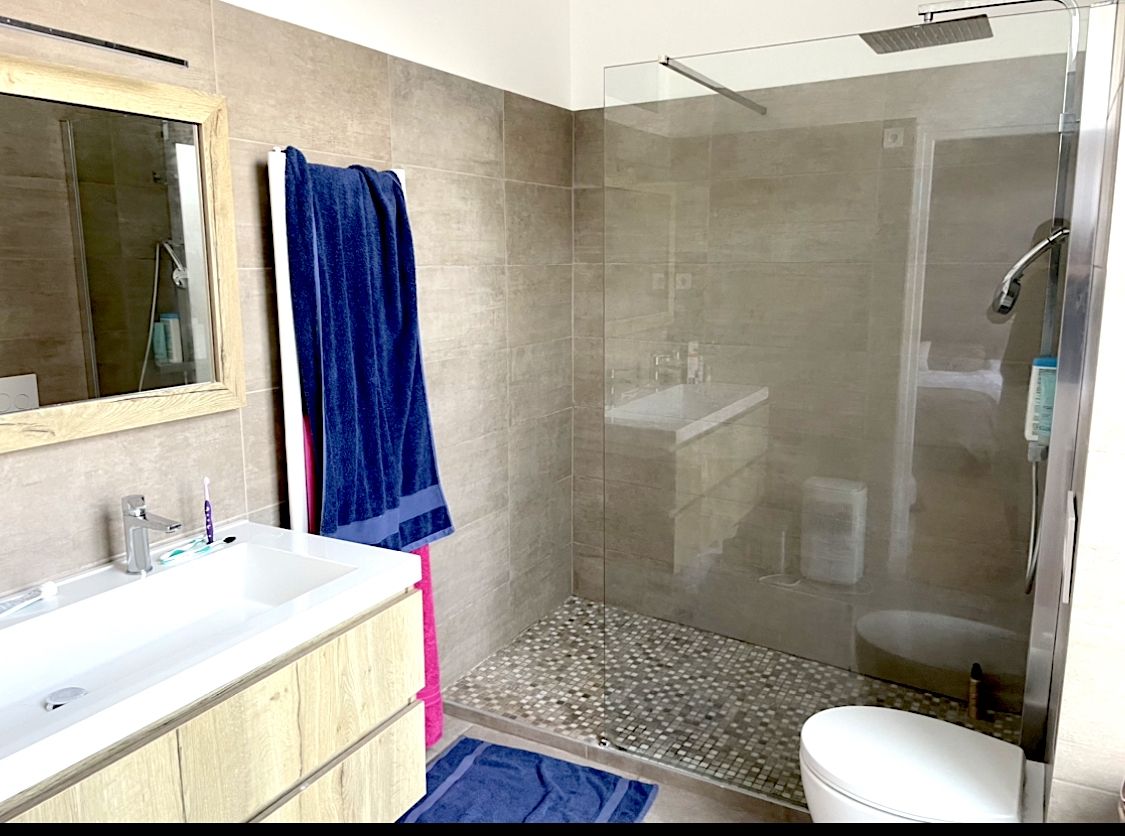 luxury apartment 6 Rooms for rent on LILLE (59000)