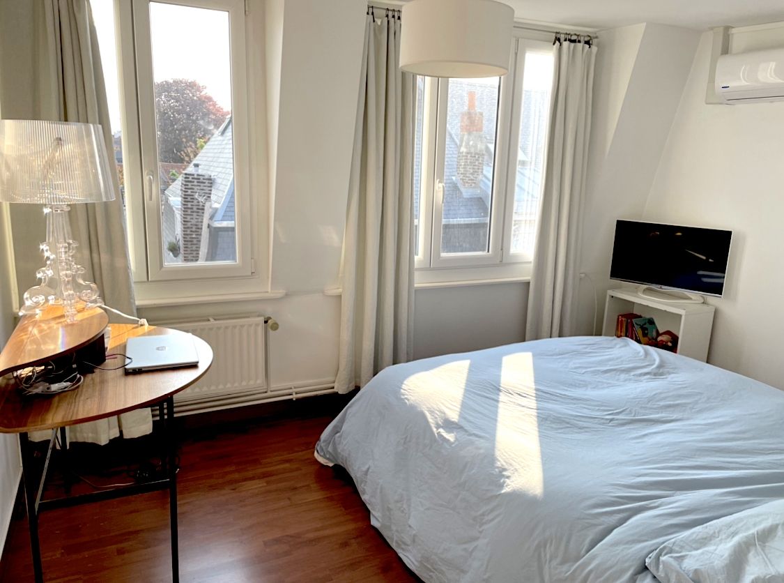 luxury apartment 6 Rooms for rent on LILLE (59000)