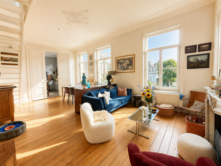 luxury apartment 7 Rooms for rent on LILLE (59000)