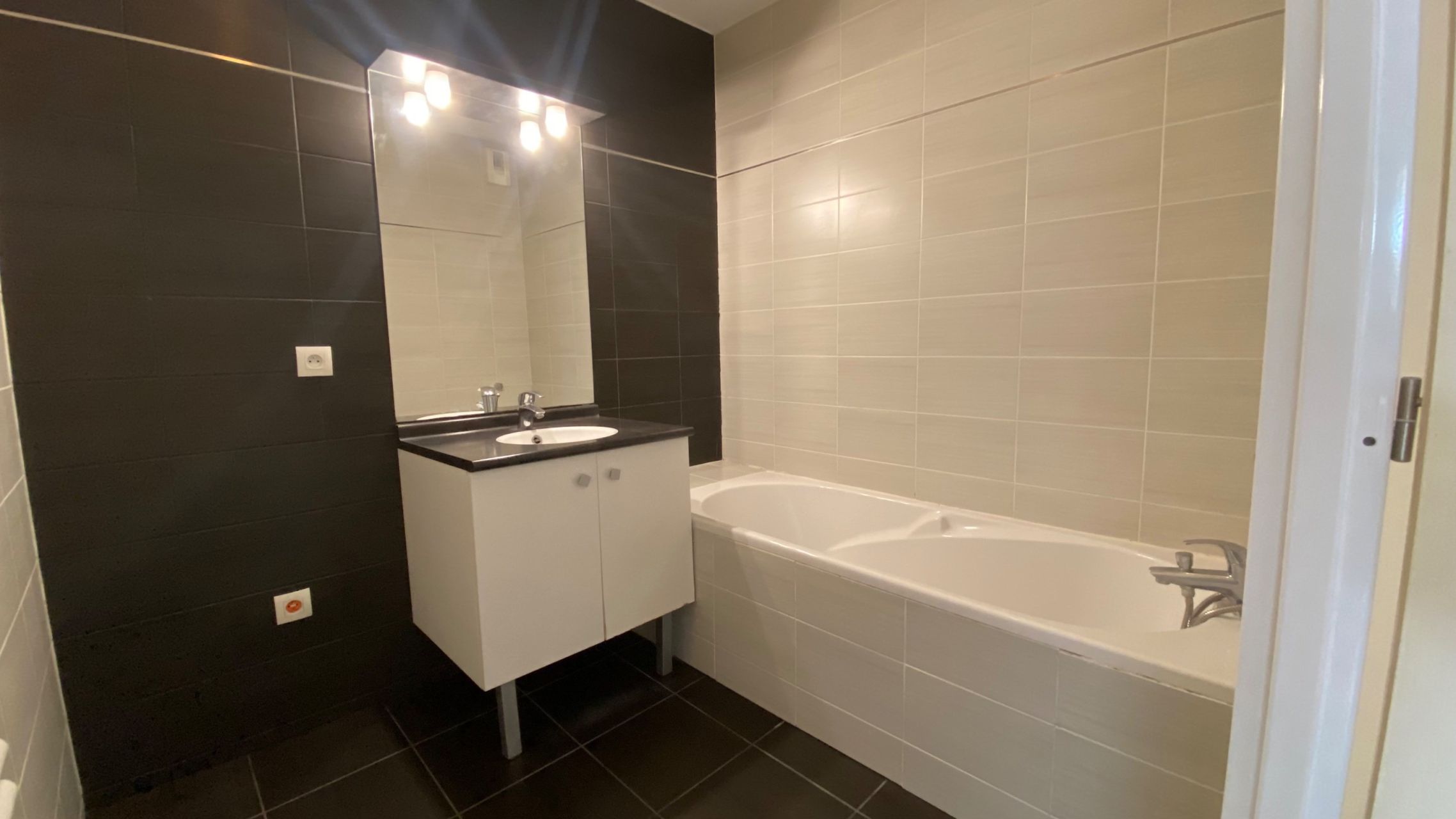 luxury apartment 3 Rooms for sale on LILLE (59800)