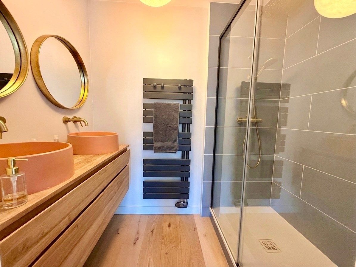 luxury apartment 4 Rooms for sale on LILLE (59800)