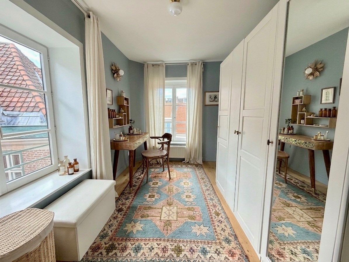 luxury apartment 4 Rooms for sale on LILLE (59800)