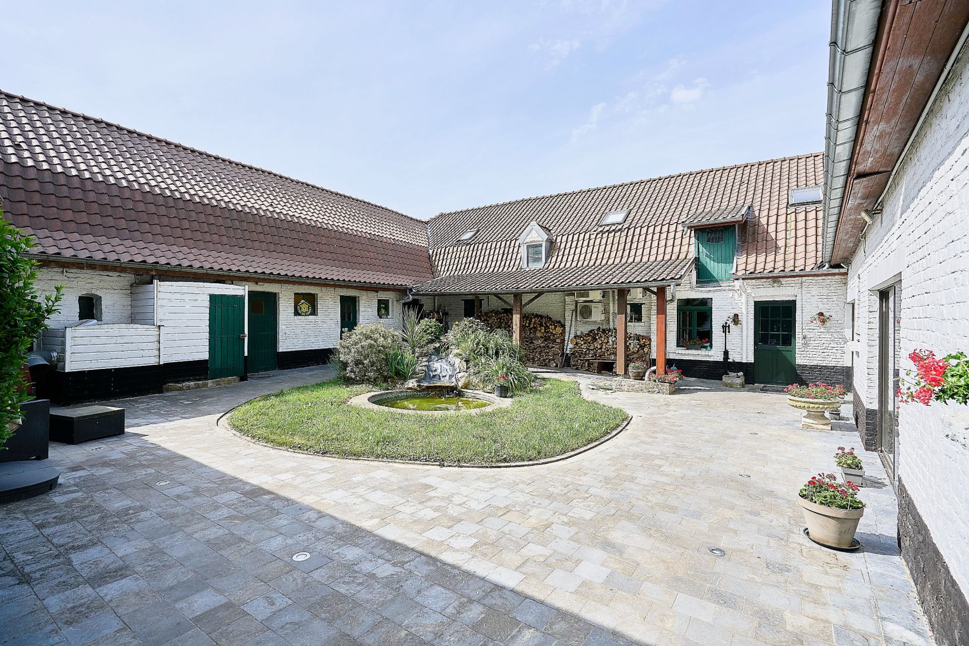 luxury house 15 Rooms for sale on COMINES (59560)