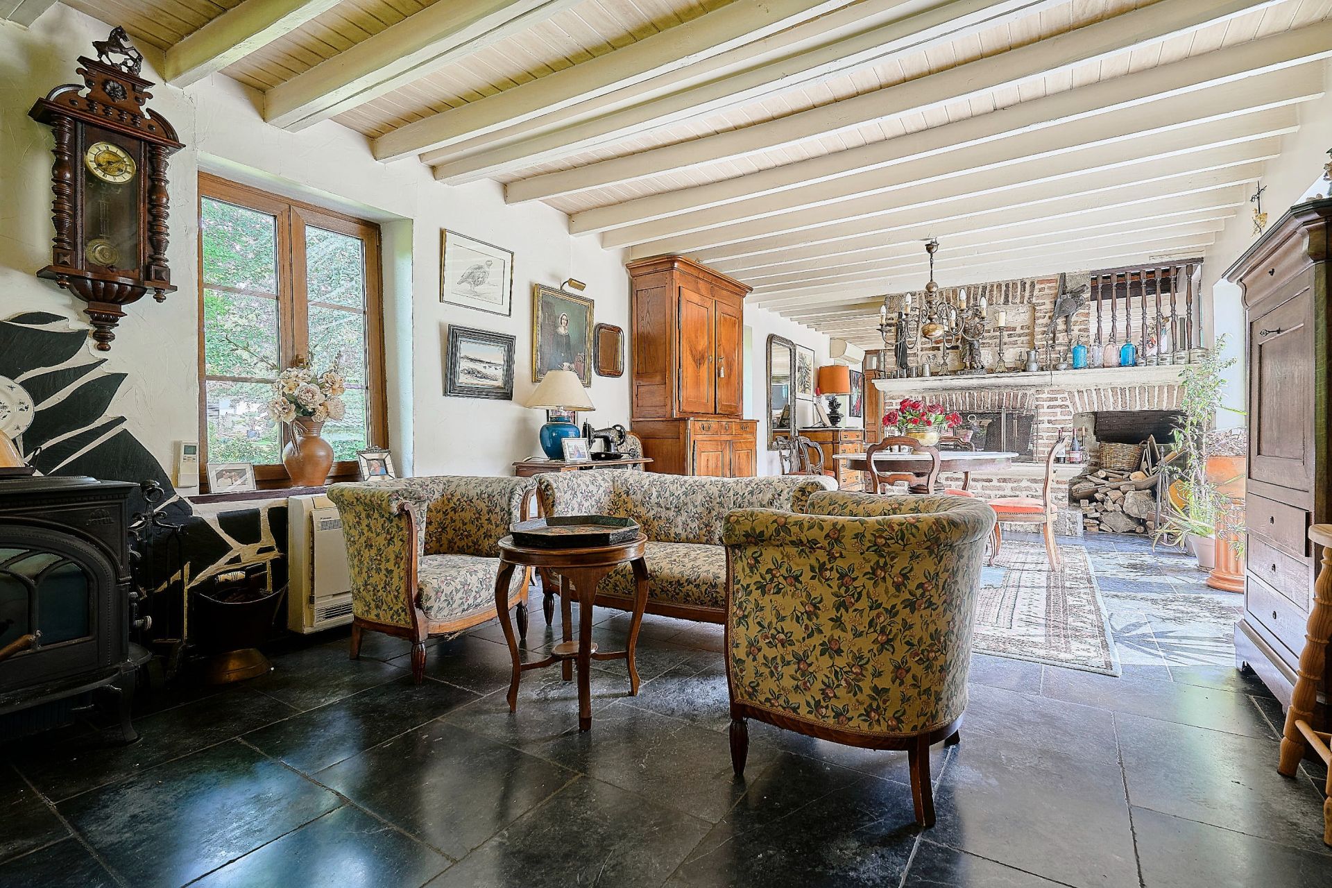 luxury house 15 Rooms for sale on COMINES (59560)