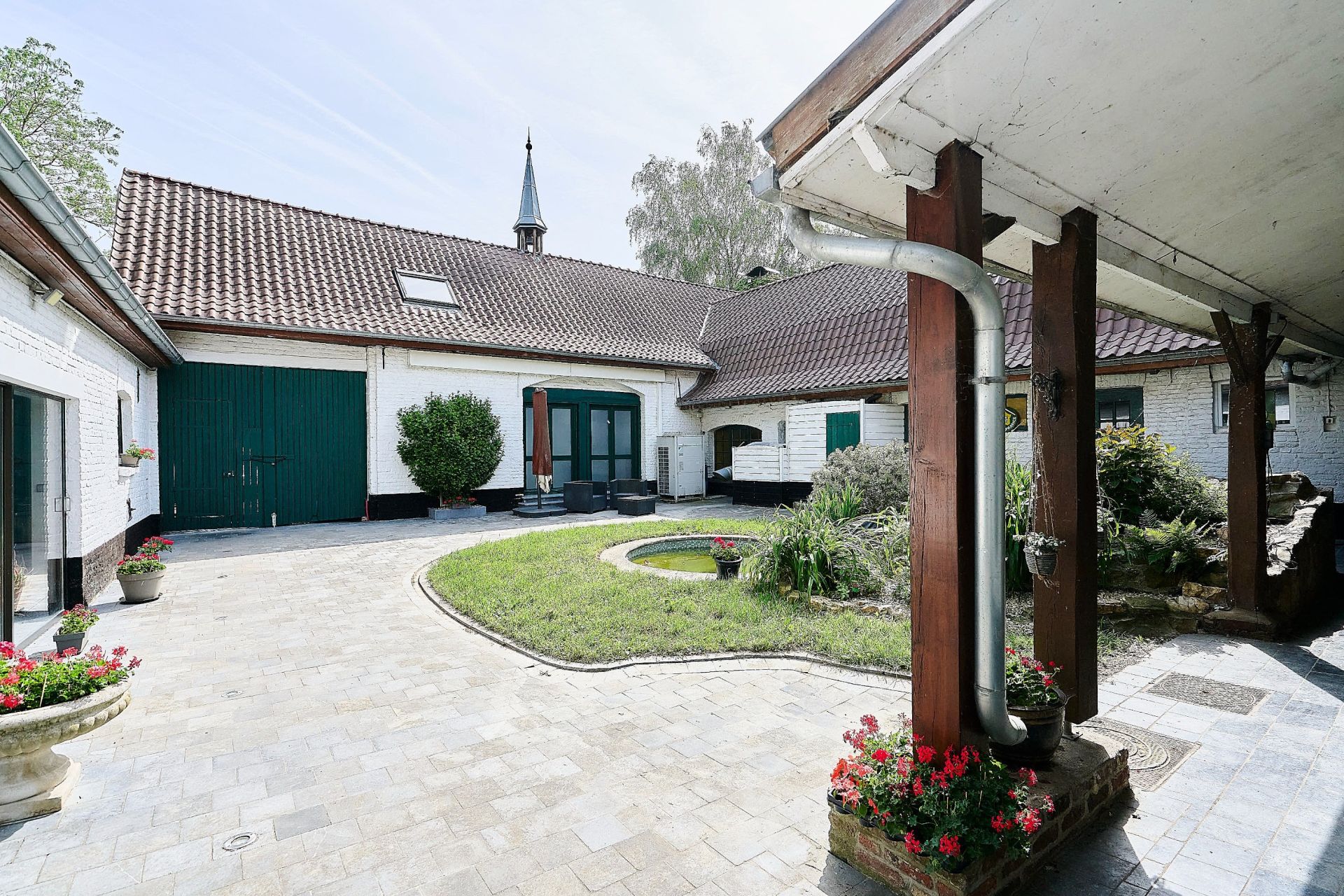 luxury house 15 Rooms for sale on COMINES (59560)
