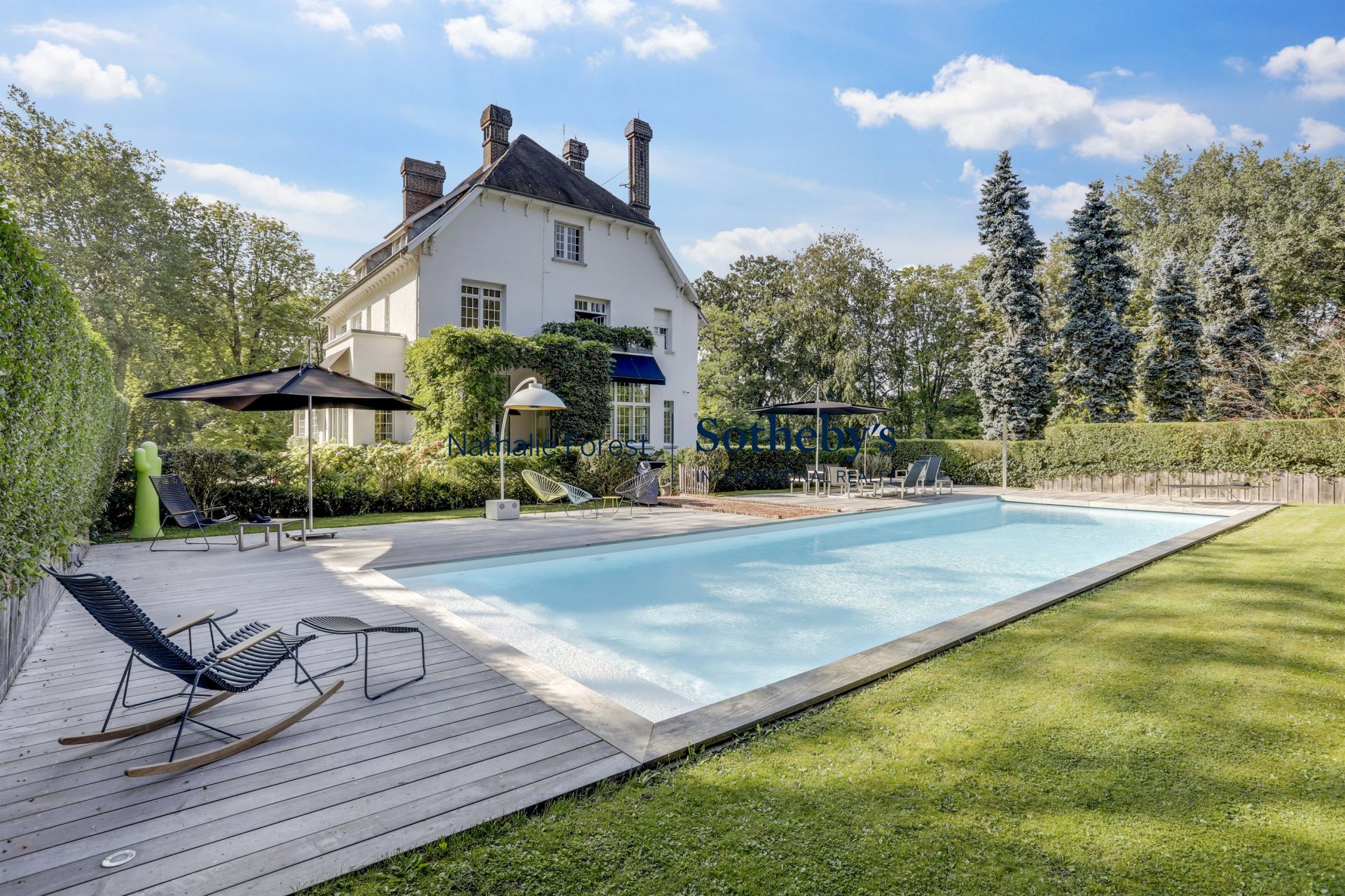 luxury house 12 Rooms for sale on WERVICQ SUD (59117)