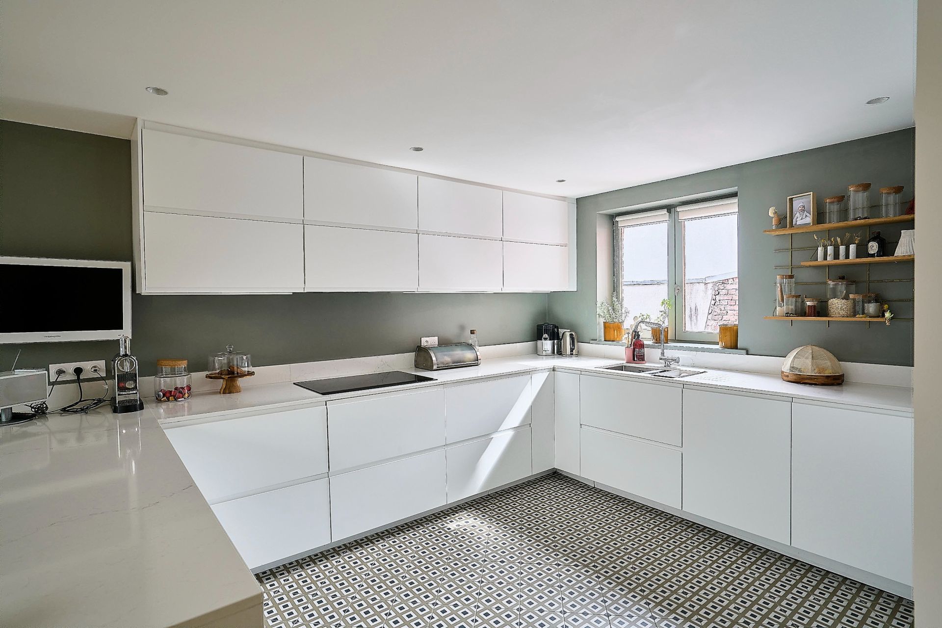 luxury apartment 6 Rooms for sale on LILLE (59800)
