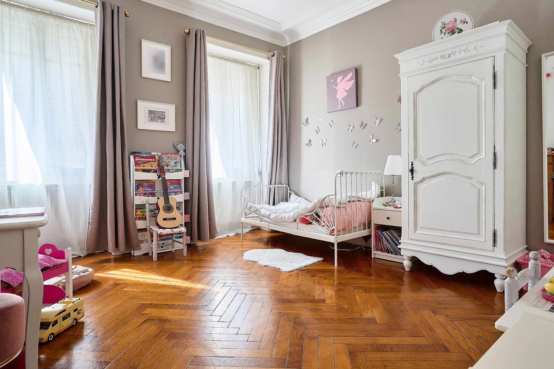 luxury apartment 5 Rooms for sale on LILLE (59000)
