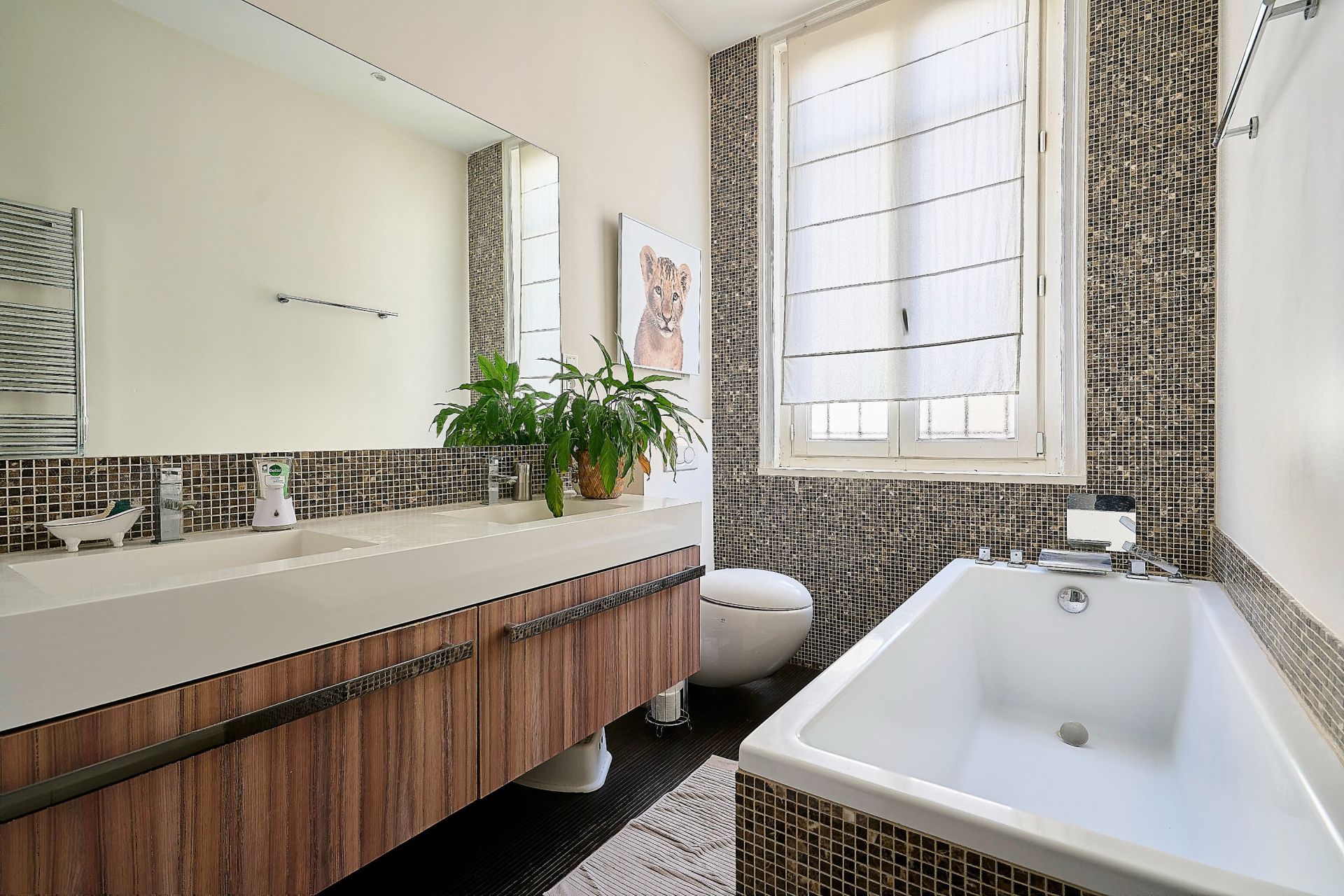luxury apartment 5 Rooms for sale on LILLE (59000)