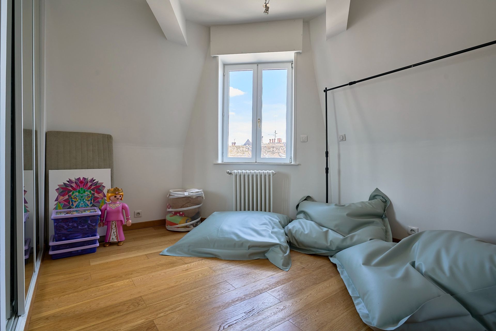 luxury house 9 Rooms for sale on LILLE (59000)