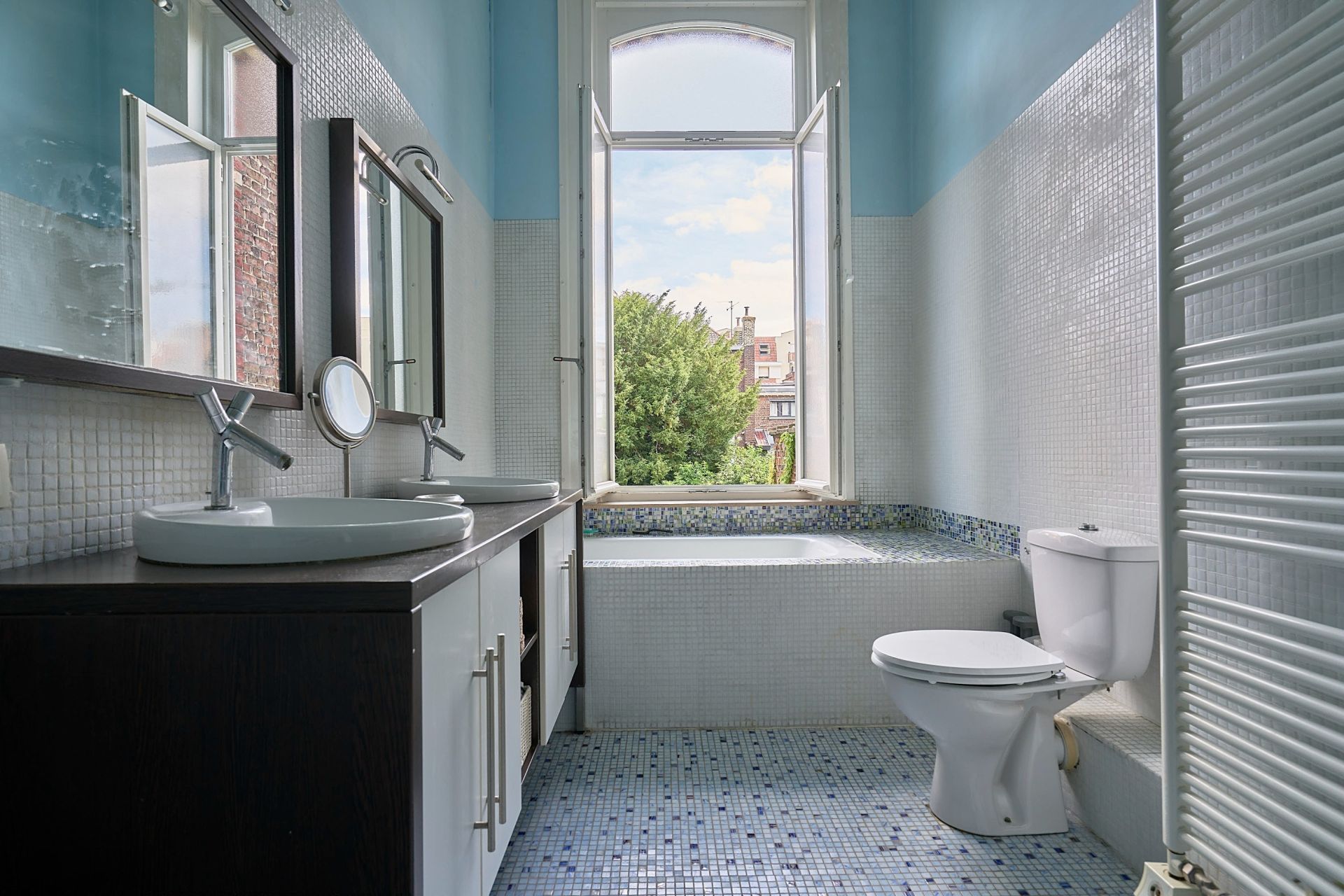 luxury house 9 Rooms for sale on LILLE (59800)