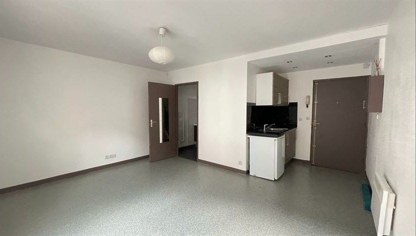 luxury apartment 1 room for sale on LILLE (59800)