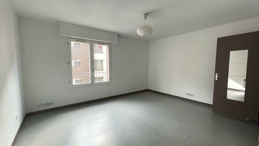 luxury apartment 1 room for sale on LILLE (59800)