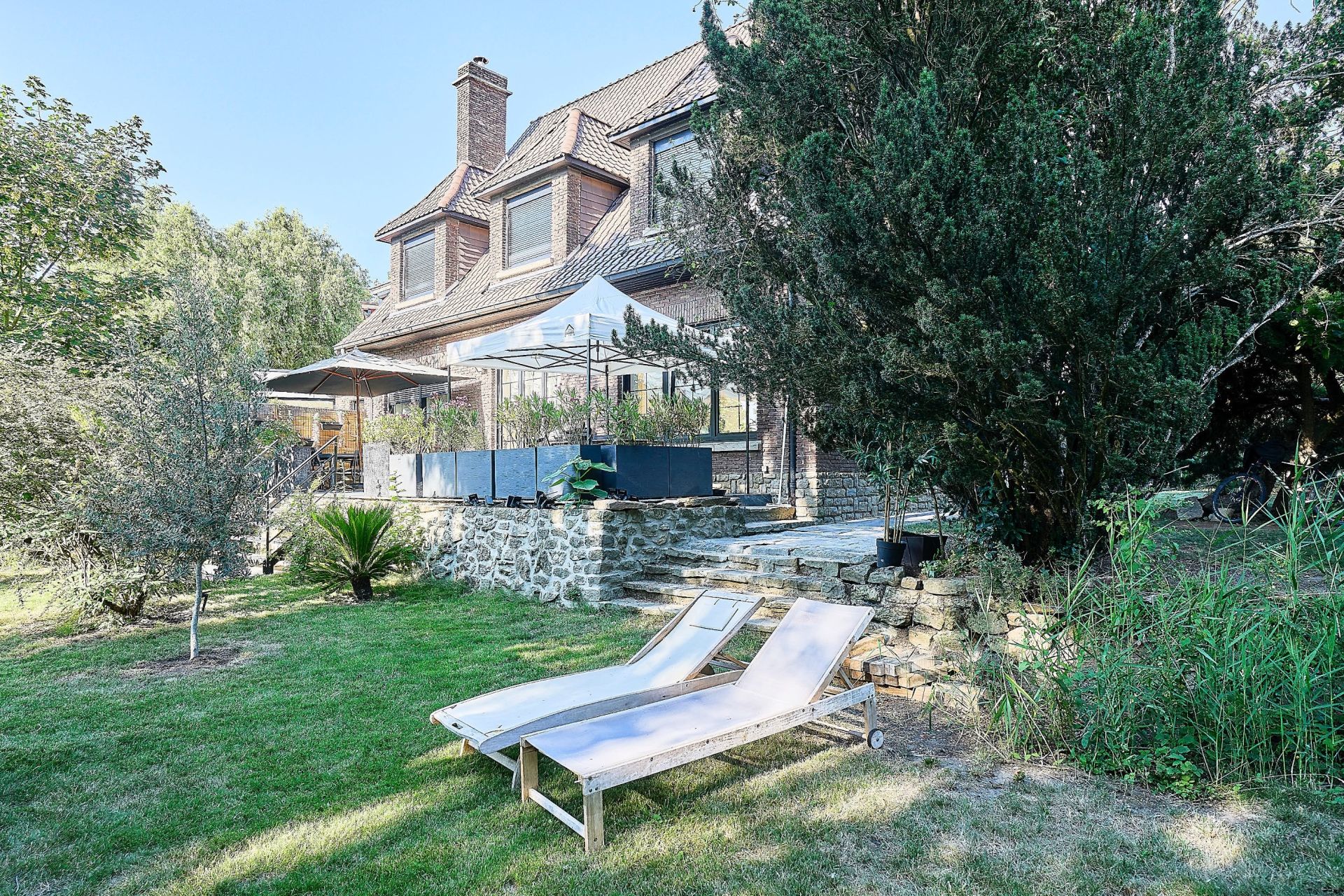 luxury house 9 Rooms for sale on HEM (59510)