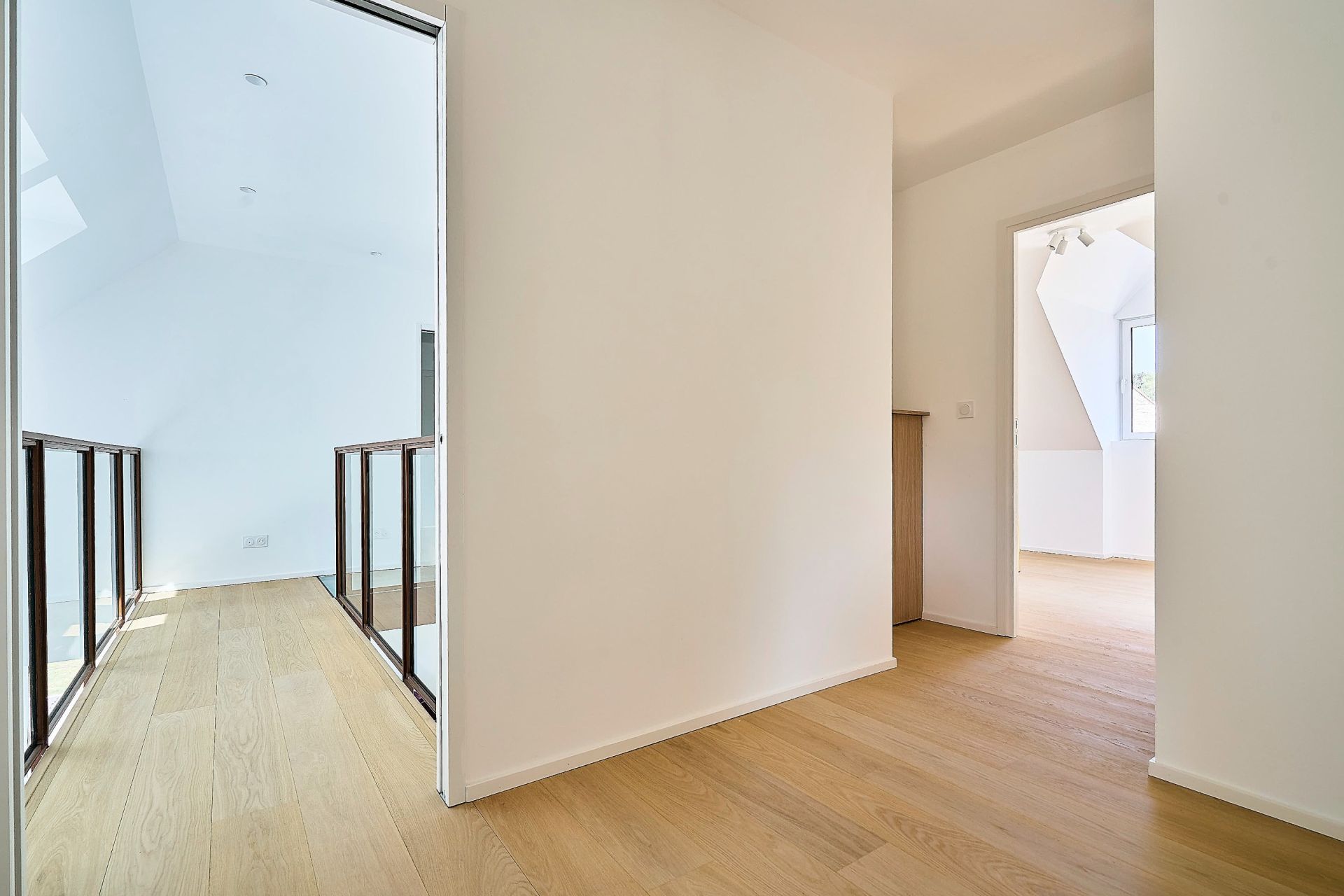luxury house 9 Rooms for rent on CROIX (59170)