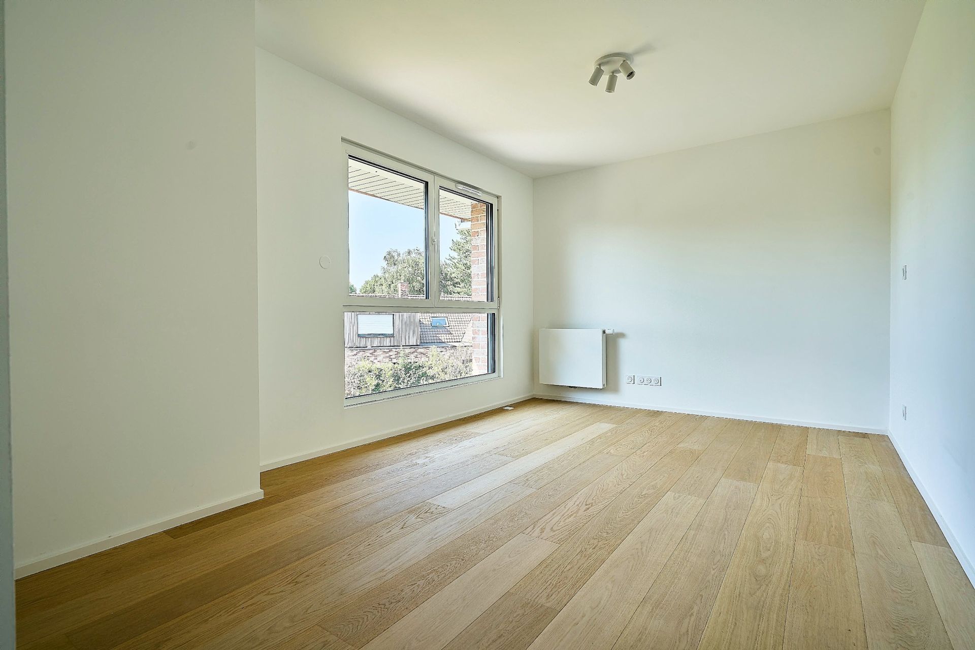luxury house 9 Rooms for rent on CROIX (59170)