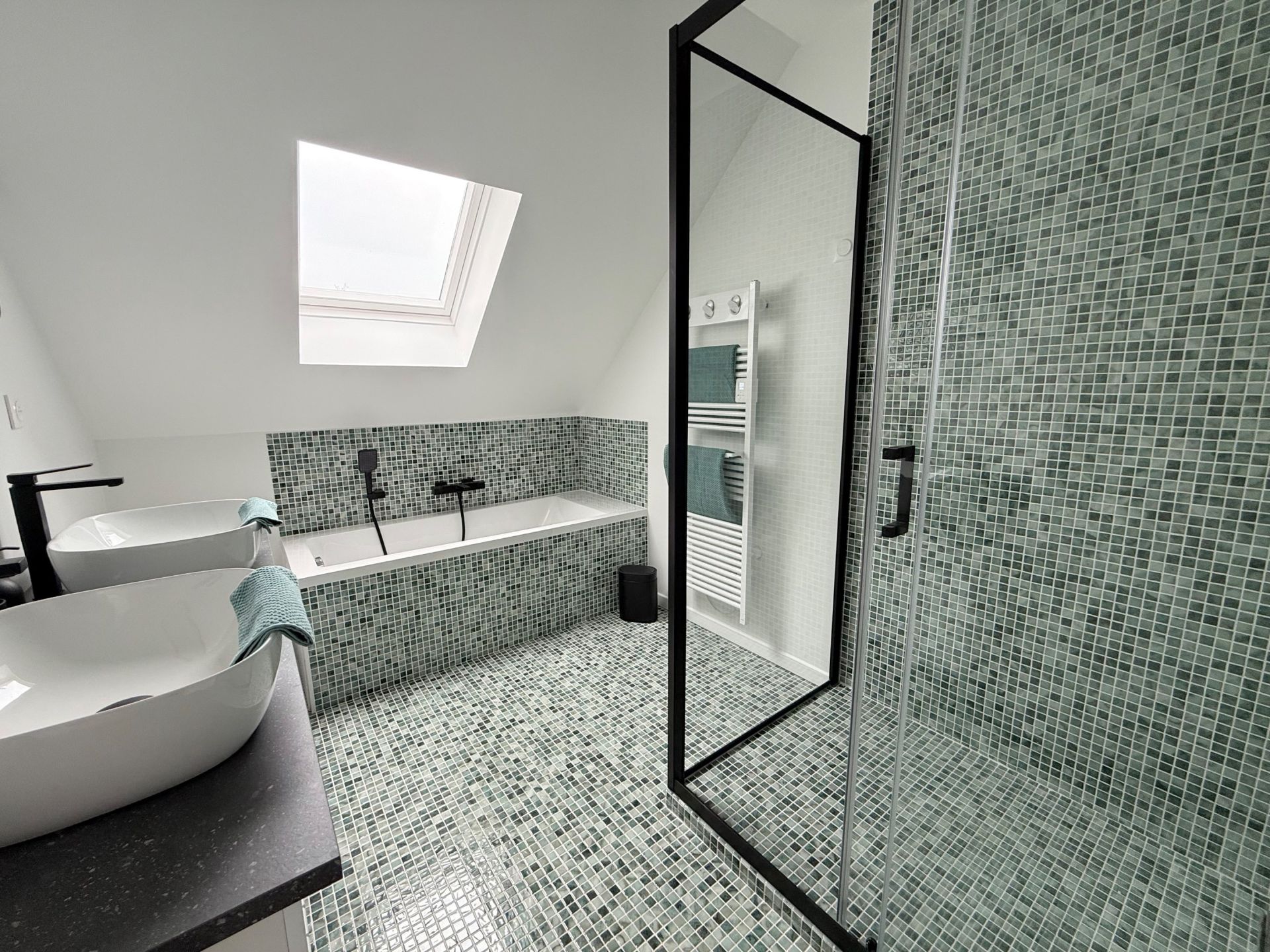 maison de luxe 4 Pièces en location sur HOUPLIN ANCOISNE (59263)