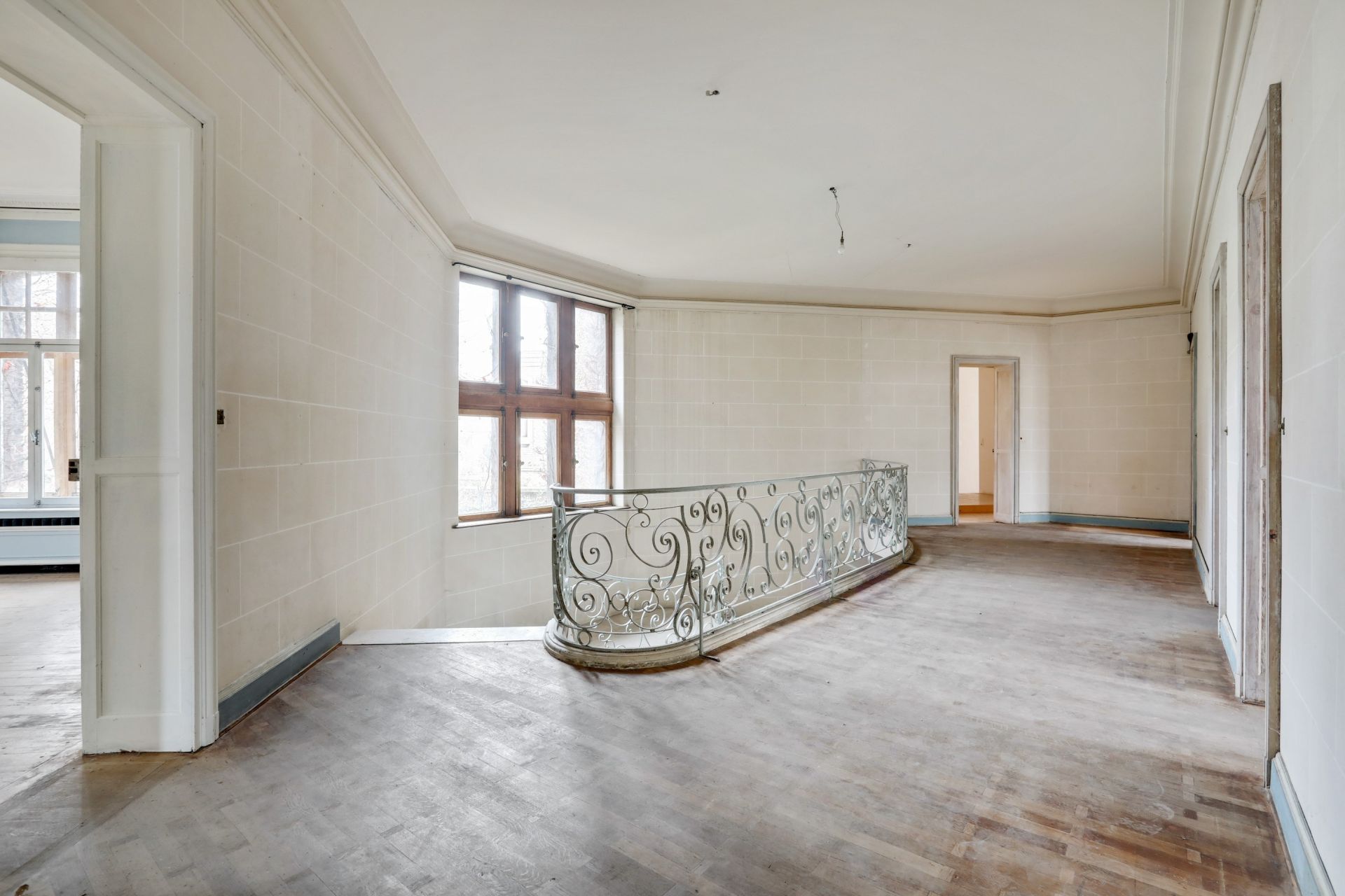 luxury house 12 Rooms for sale on MOUVAUX (59420)