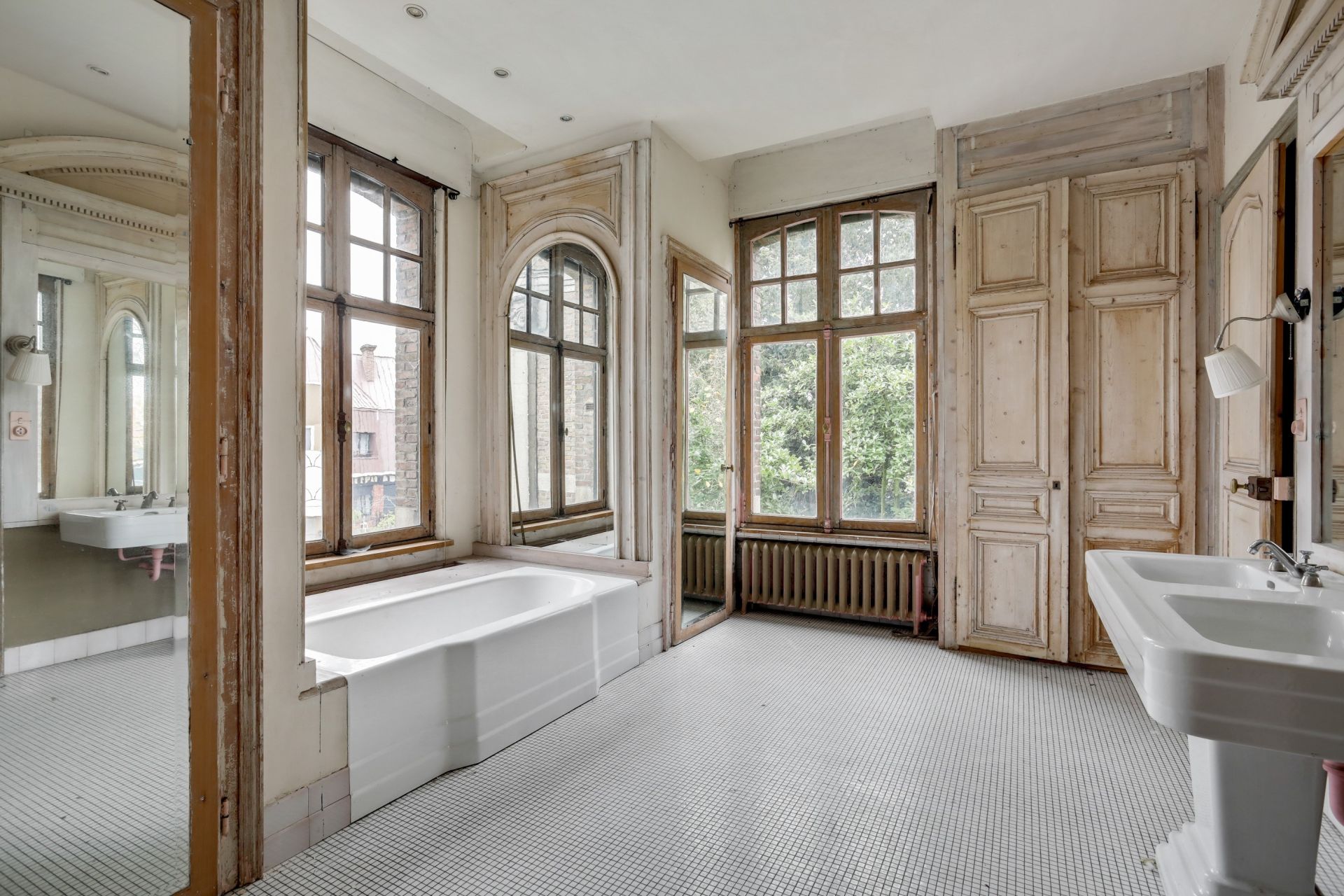 luxury house 12 Rooms for sale on MOUVAUX (59420)