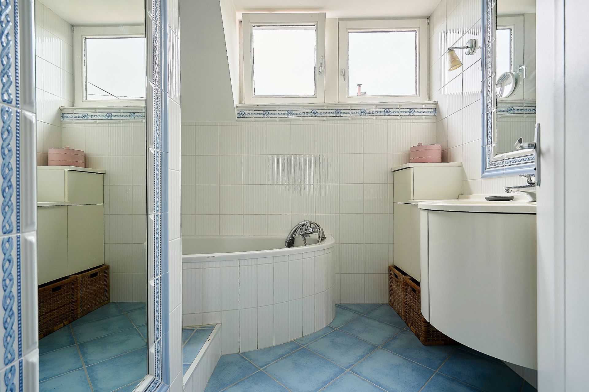 luxury house 7 Rooms for sale on WASQUEHAL (59290)