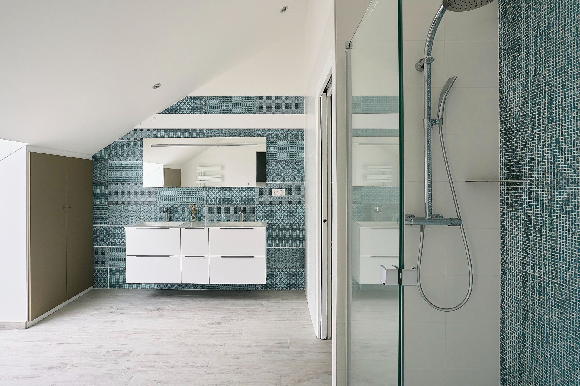 luxury house 8 Rooms for sale on MARCQ EN BAROEUL (59700)