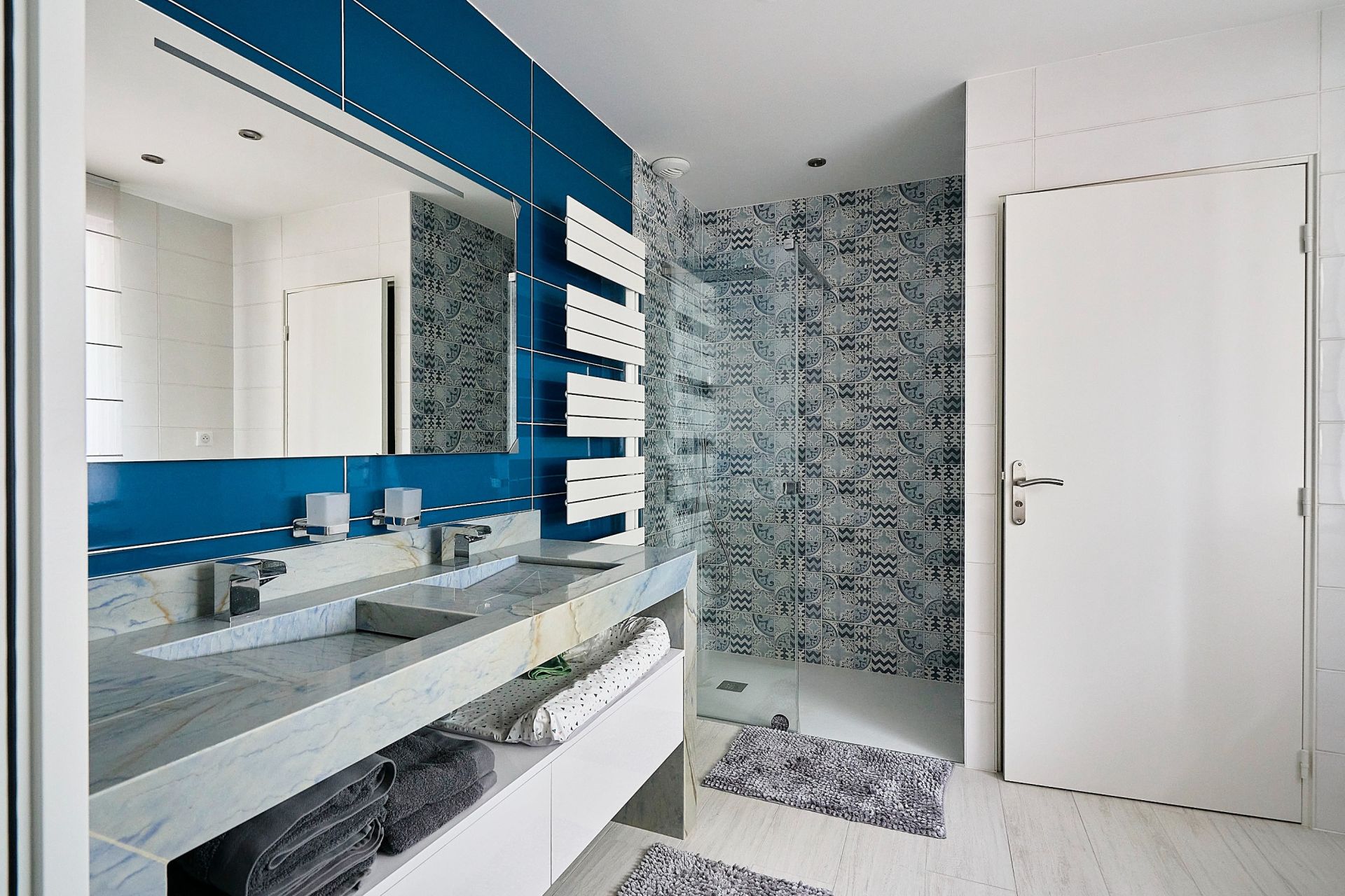 luxury house 8 Rooms for sale on MARCQ EN BAROEUL (59700)