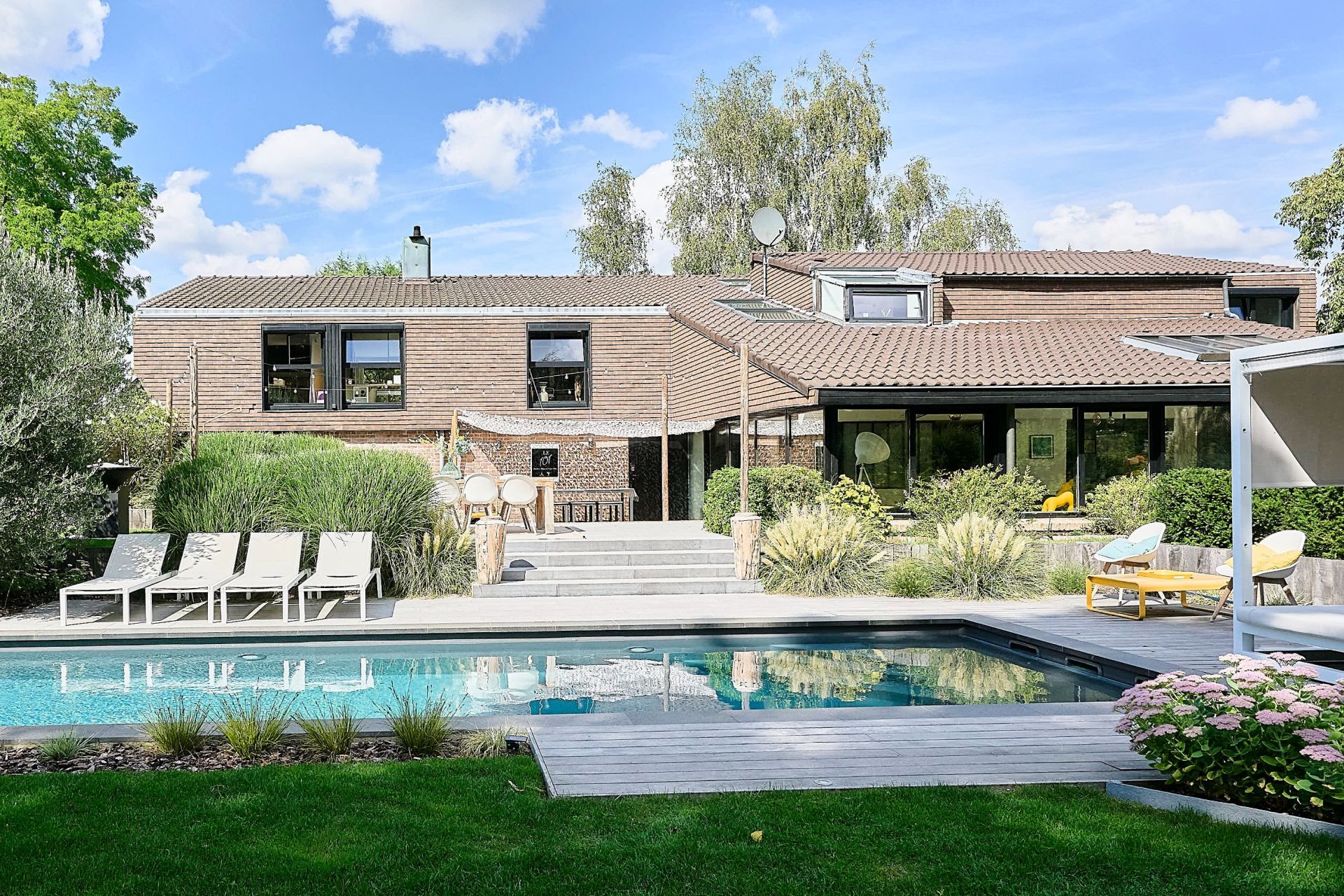 luxury house 9 Rooms for sale on VILLENEUVE D ASCQ (59650)
