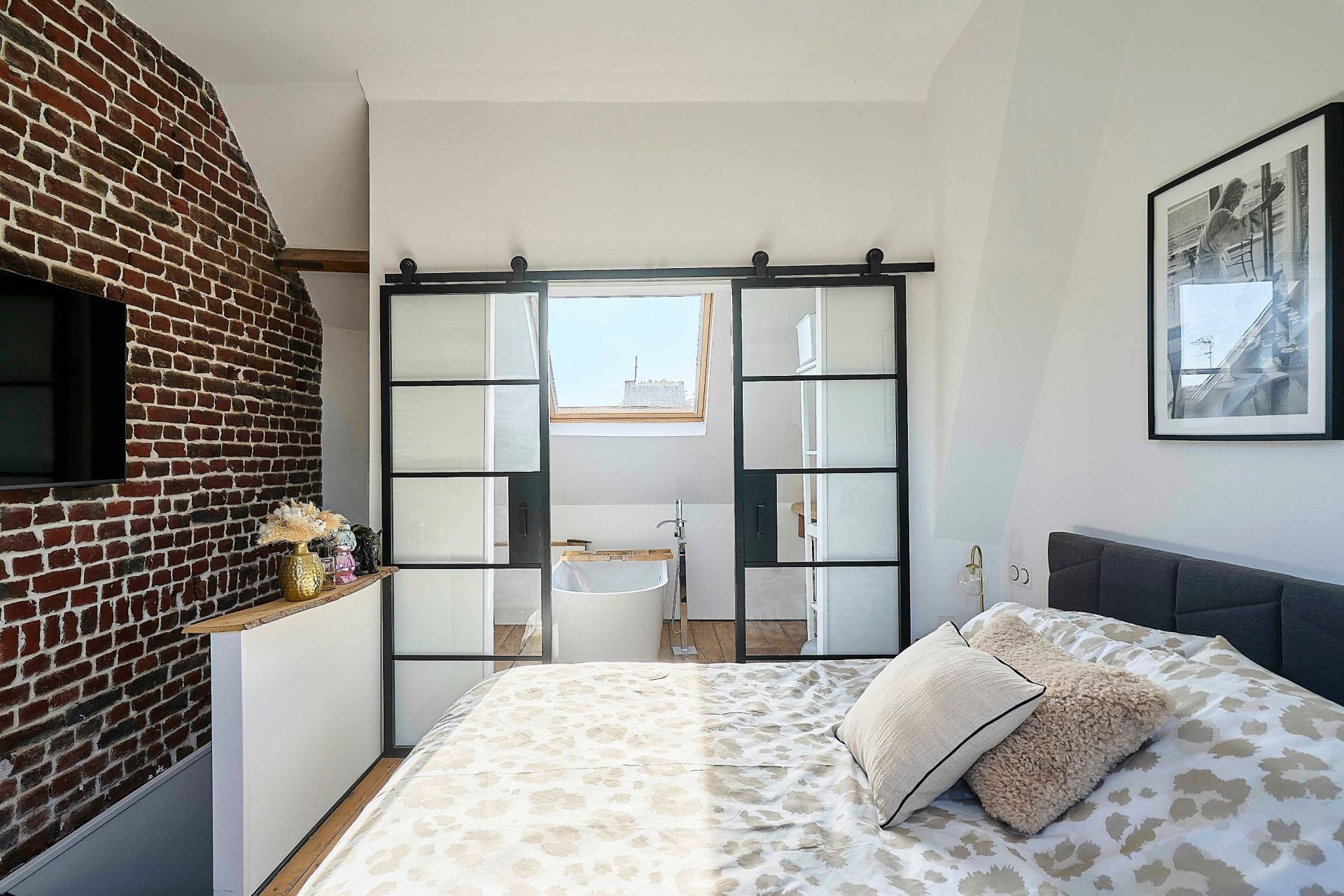luxury house 4 Rooms for sale on MARCQ EN BAROEUL (59700)