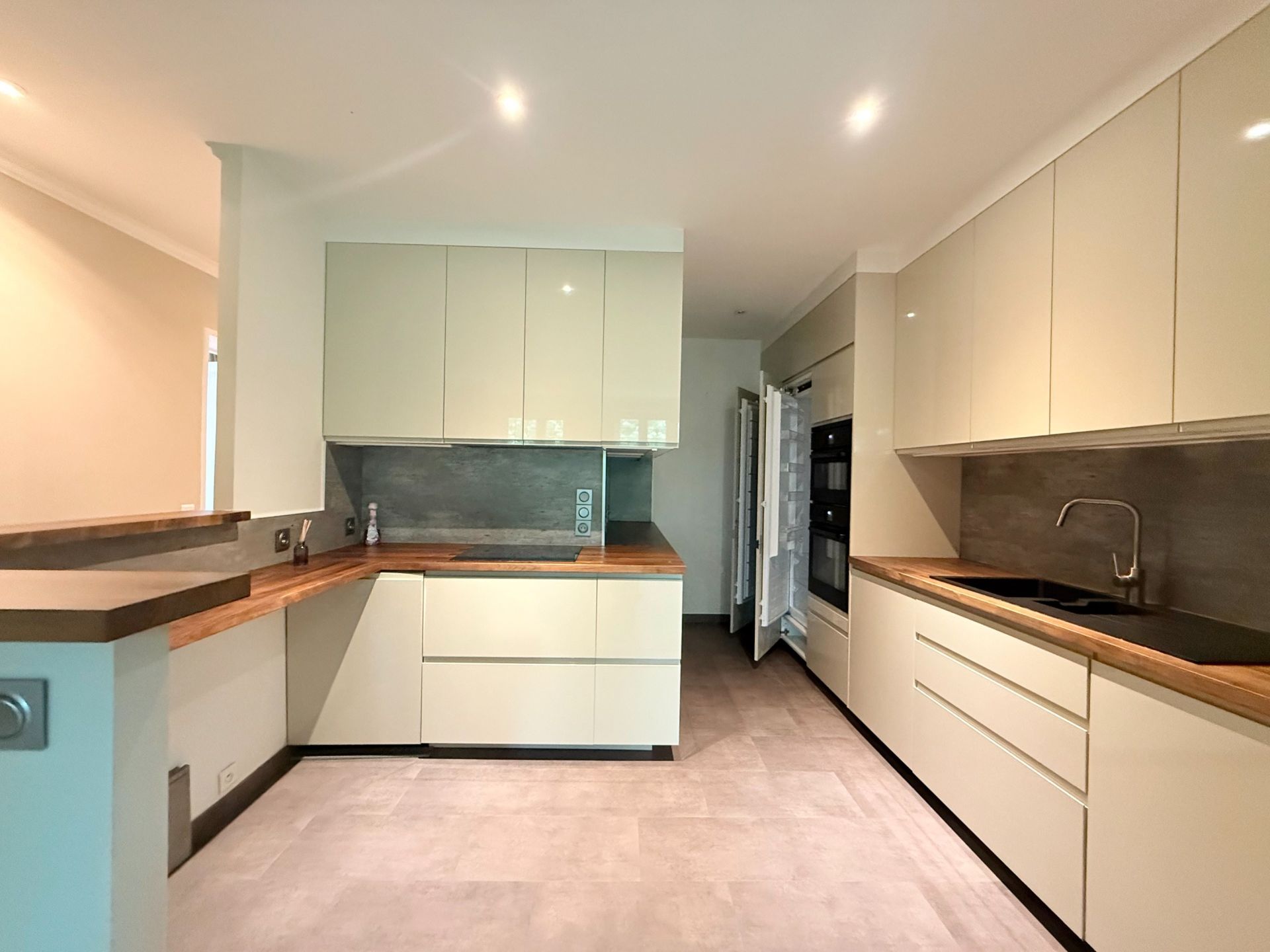 luxury apartment 4 Rooms for rent on WASQUEHAL (59290)