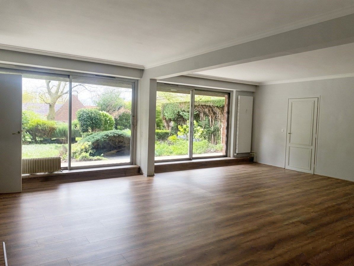 luxury apartment 4 Rooms for sale on ROUBAIX (59100)