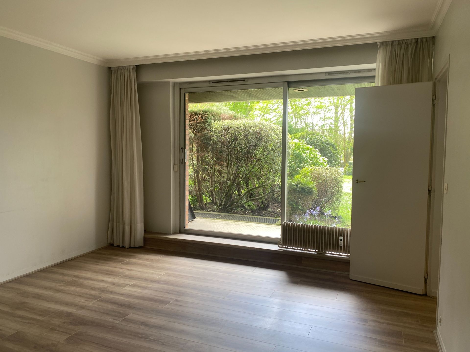 luxury apartment 4 Rooms for sale on ROUBAIX (59100)
