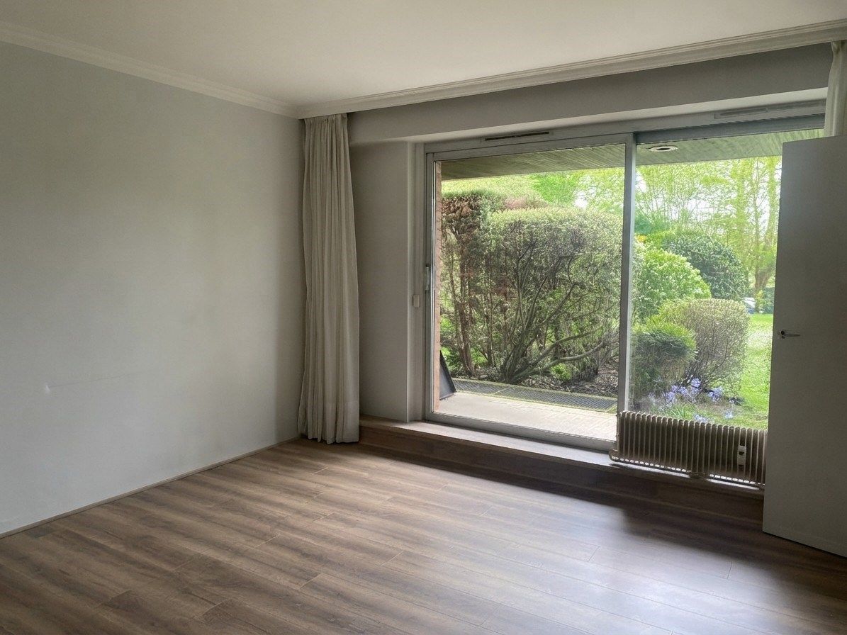 luxury apartment 4 Rooms for sale on ROUBAIX (59100)