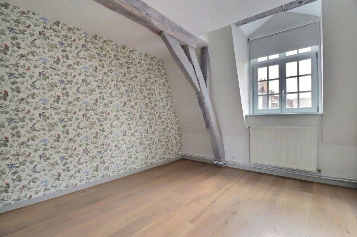luxury apartment 4 Rooms for sale on LILLE (59800)