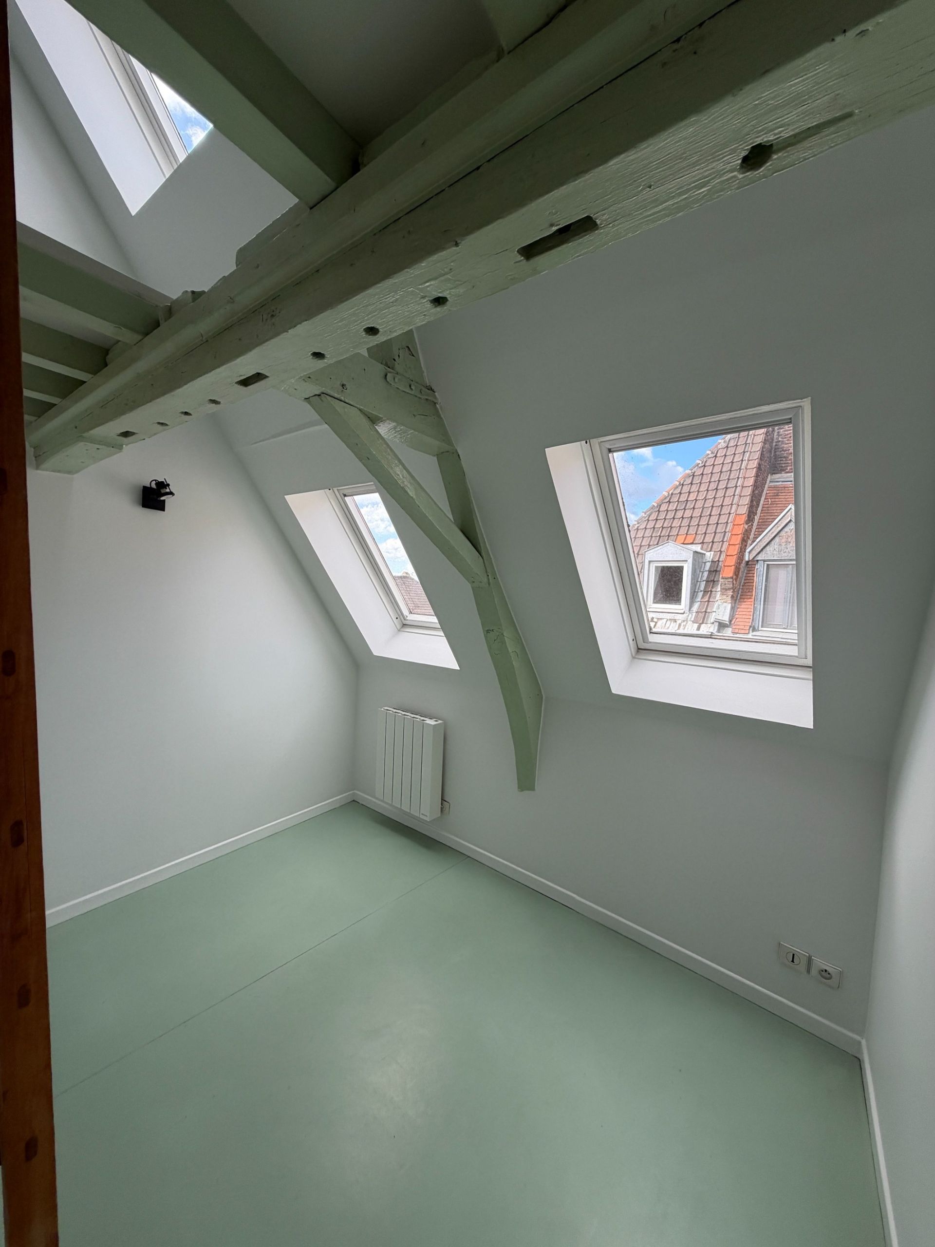 luxury apartment 4 Rooms for rent on LILLE (59000)
