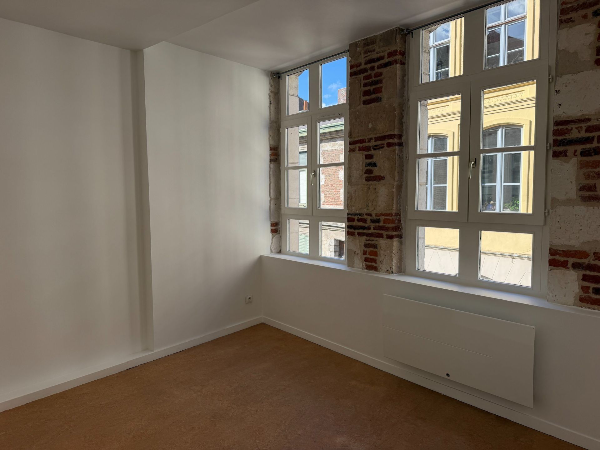 luxury apartment 4 Rooms for rent on LILLE (59000)