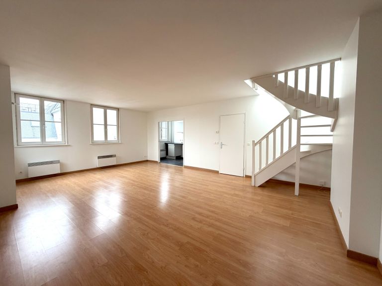 luxury apartment 3 Rooms for rent on LILLE (59000)
